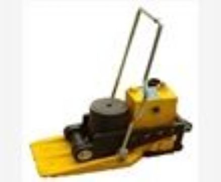 點(diǎn)擊查看詳細(xì)信息<br>標(biāo)題：YQD-245型液壓起道器 閱讀次數(shù)：2008