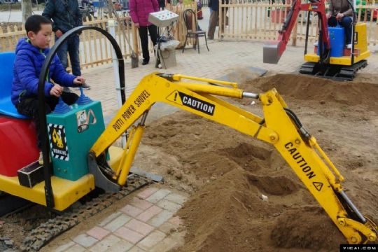 點(diǎn)擊查看詳細(xì)信息<br>標(biāo)題：WCS-360型兒童挖掘機(jī) 閱讀次數(shù)：2291